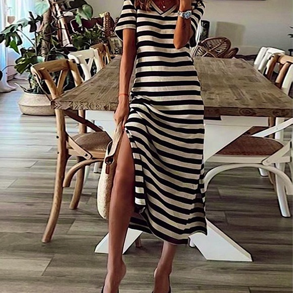 Dresses & Skirts - NWT Floral Blooming White & Black Stripe Side-Slit V-Neck Maxi Dress
